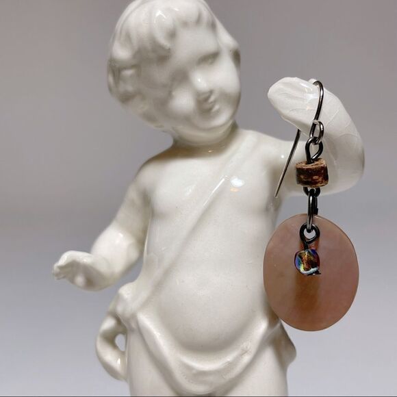 Mother of Pearl Medallion earrings - Picture 1 of 6